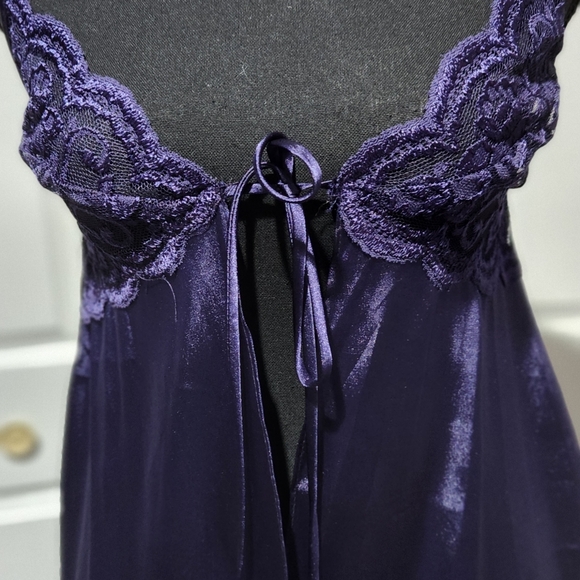 Elegant Purple Lace Nightgown - Picture 2 of 5